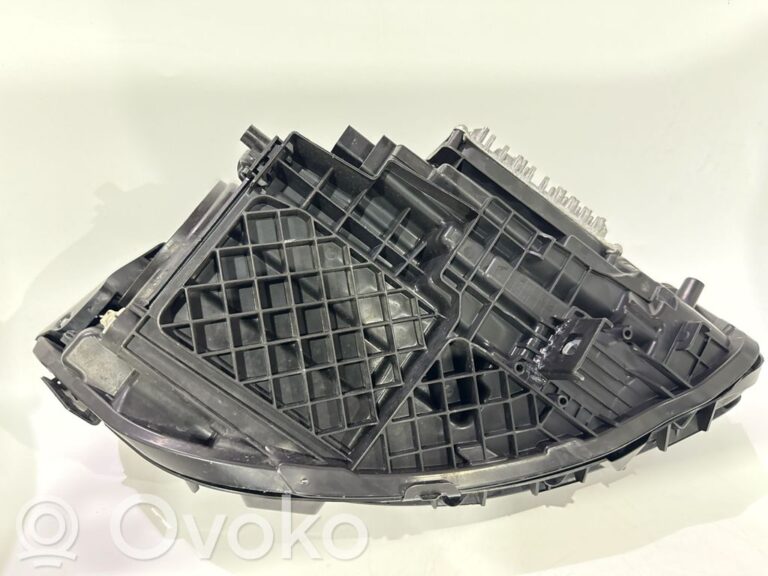 00c9a85772aad5c535012a7bf309fea2-fb9a99a3457ca0d64059b0777c44696a_headlight_headlamp