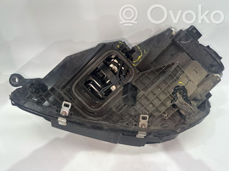 08dcd9251c321dbf5c28762a247e90fa-7a635b2fa4bbdf43110e351eb4eed0d6_headlight_headlamp