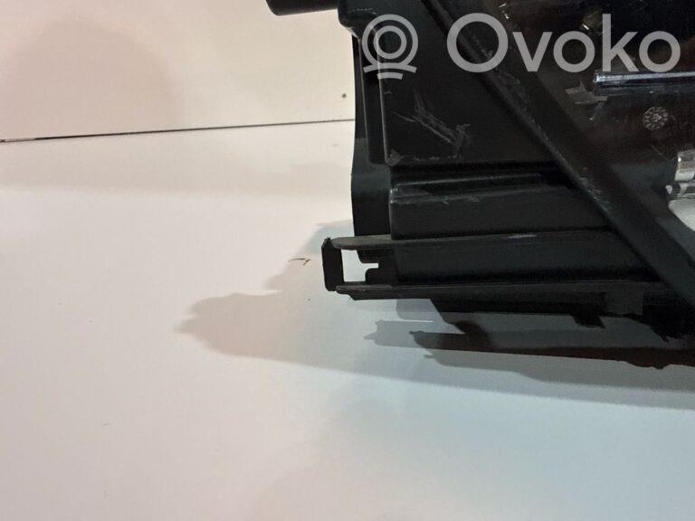 094698087e7fcca47c54c7b2adc05bf1-a6b4727b52128a7cf8ae2e128b8c9f05_headlight_headlamp