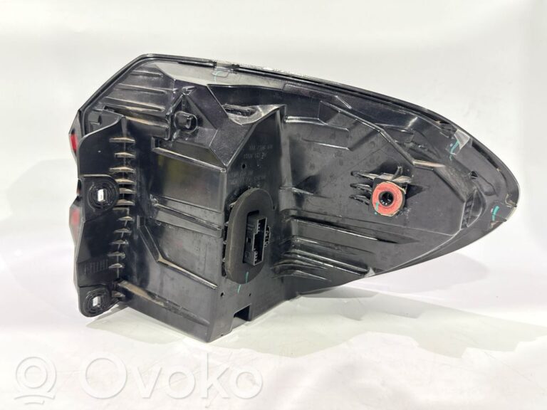 0dfbccfb3796c440bf2145e931535f11-a9d5805c9455d7d332b36525e38022ab_tailgate_rear_tail_lights