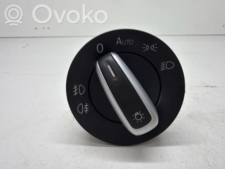 10c83029b45eb93710520f82a03a50f6-1e55271e489ee7a62cd1cc552fbb50ce_light_switch