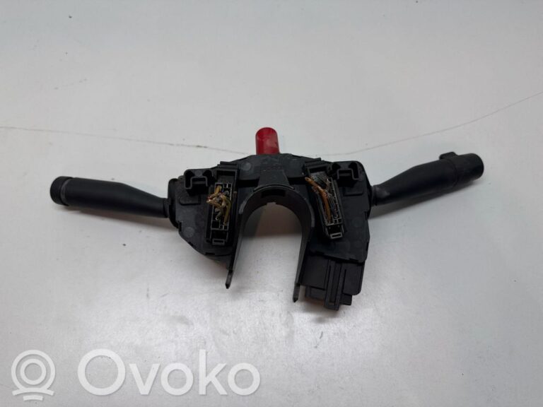 156c7d423774f1a0e706e363f1a91636-080043fc7d888870aeabc9d4baf69953_light_switch