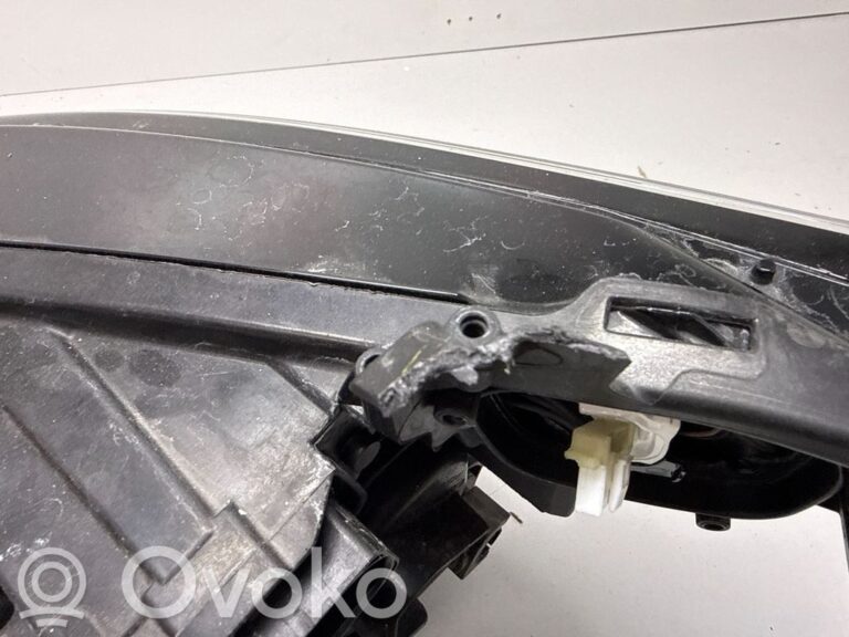 1586bcbaf9ed712490d96cfce11db825-ed3931becb7c129796b372c8baf28f9d_headlight_headlamp