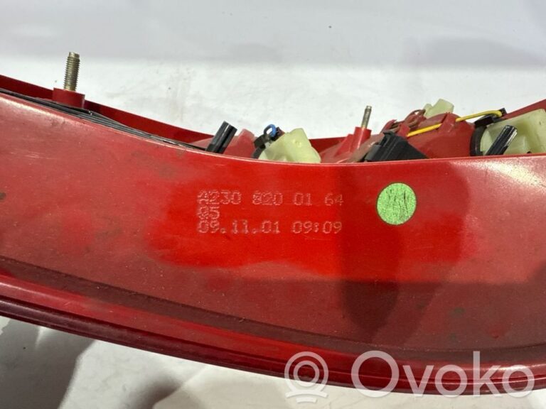 1c0b9a142208b88cec3ad67ba1e001c0-f776d9b5a6b577dbc37dc527cb1fad01_rear_tail_lights