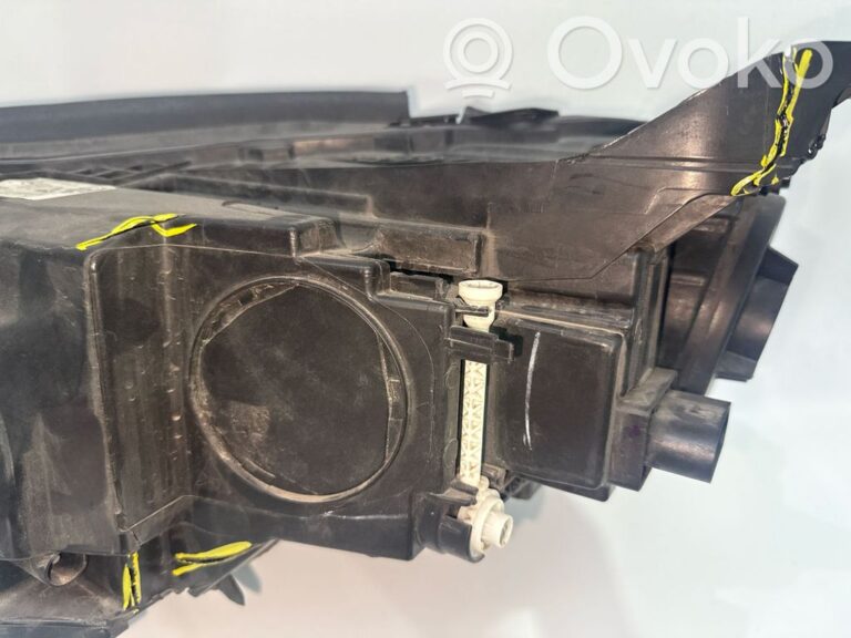 1c7c0e0d3ddc90d9bcbd45e042e3b58d-ea2d04609ed8d7735370c4a894f4084a_headlight_headlamp