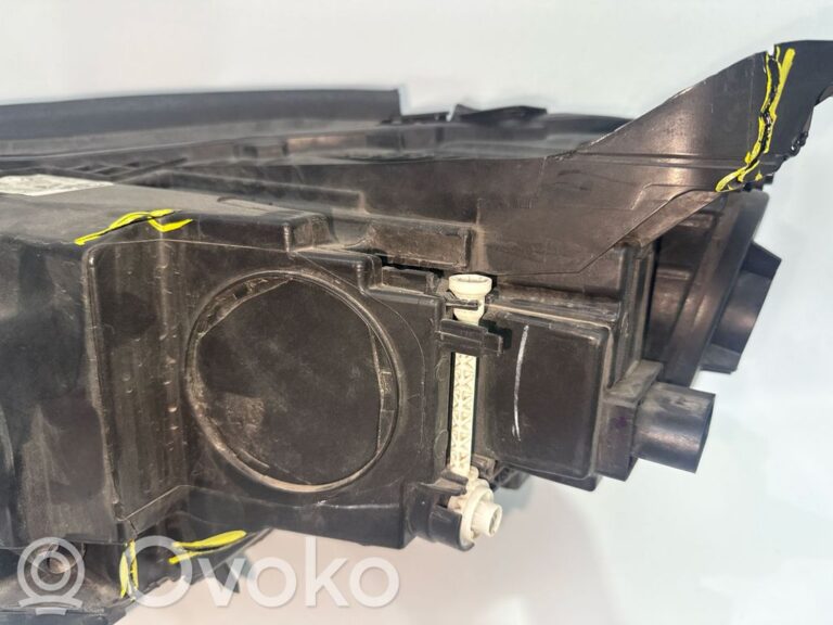 1c7c0e0d3ddc90d9bcbd45e042e3b58d-ea2d04609ed8d7735370c4a894f4084a_headlight_headlamp