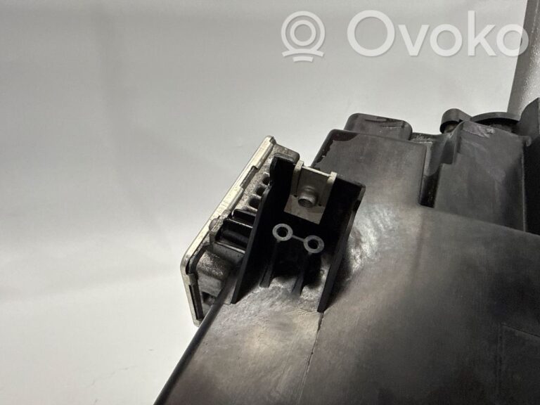 1df1ced58729d7e4af04871b1e18331e-9df0a8cc7520cfc9825efe8429f6569b_headlight_headlamp