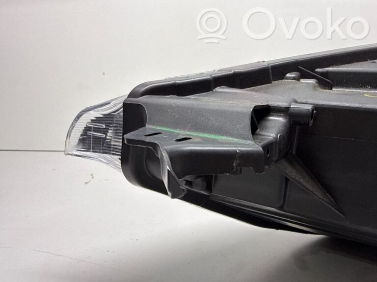 1f3618514a961a030e24e7d7c2f2b4ee-53570e98e6509b1c1887252d3f1f1622_headlight_headlamp