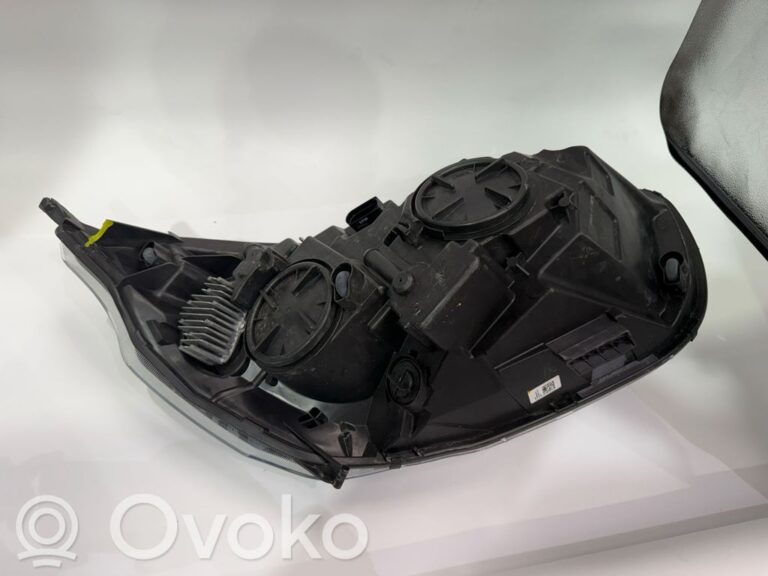 32a3a7b5a452a5e767c1a34d2aa8382b-0acf0696ffbf7f9afdc5d5f3a93c7390_headlight_headlamp