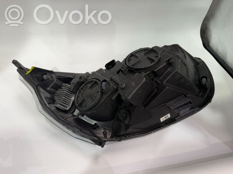 32a3a7b5a452a5e767c1a34d2aa8382b-0acf0696ffbf7f9afdc5d5f3a93c7390_headlight_headlamp