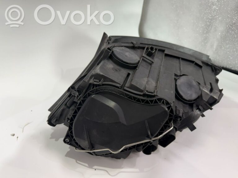 32a6b18f40036692145c25c0baa6bf37-cd0336c8e71a4cf03d50605bad82d46b_headlight_headlamp