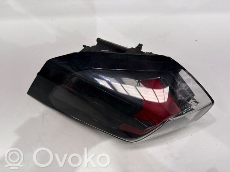 331377ae432827d3c3fbb8c4f90911c8-1fc0b974e80c56847c7c3927e39eb214_rear_tail_lights