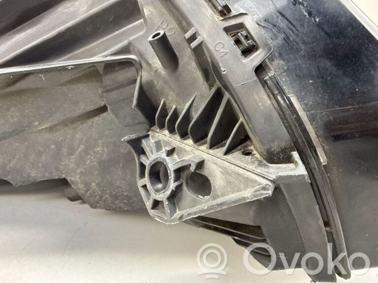 33908b7d42325cdd598176e01cfcb496-f3185f647671657bc11ca219cd05ce8c_headlight_headlamp