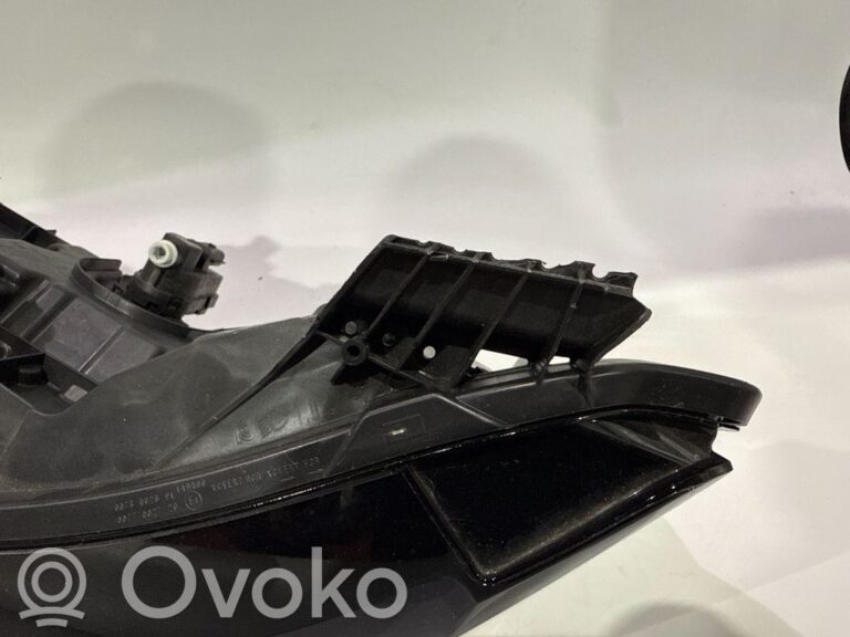 33ef93425d81dfe1334cb633374520f5-52ba6156cf63d2e26608445d8aa02f8b_headlight_headlamp