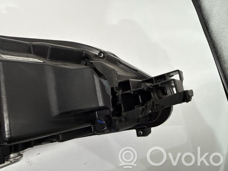 451099d7b22ccb2b86024130acfa631d-7fede69be25bf25e724e2dd8eebb30ef_headlight_headlamp