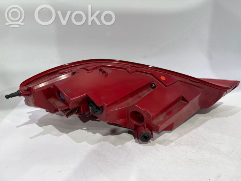 46ec45f7f4a9bdf366b5a253d5c9e59b-42106a5202a3227fdf2585420be3922c_rear_tail_lights