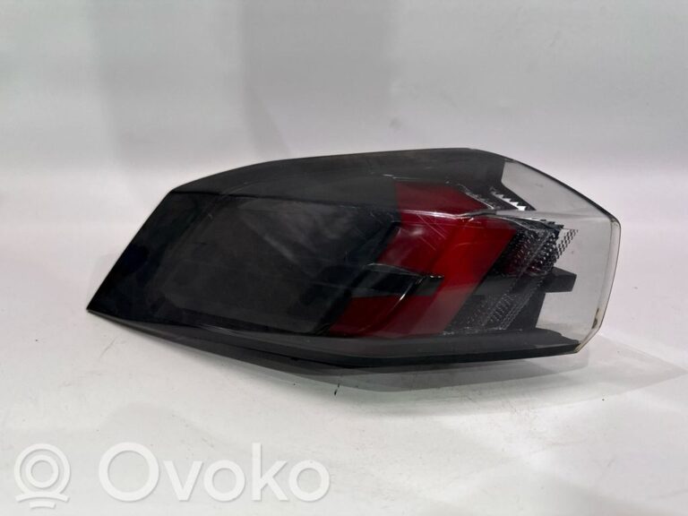 4cf8280d2728751e7d24694f523703ec-dce86ae0df078bc50cede818e4b89b76_rear_tail_lights