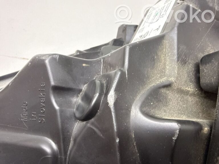 4f532c62ec7d97fa671510626b668f6a-21b94d7a7a59b670d295290b6a2a8f50_headlight_headlamp