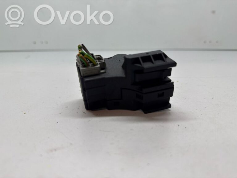 5f50bd74bad7b7084a550a4c590602fe-c001d12804c8755683dfc6792ffd6189_wiper_control_stalk