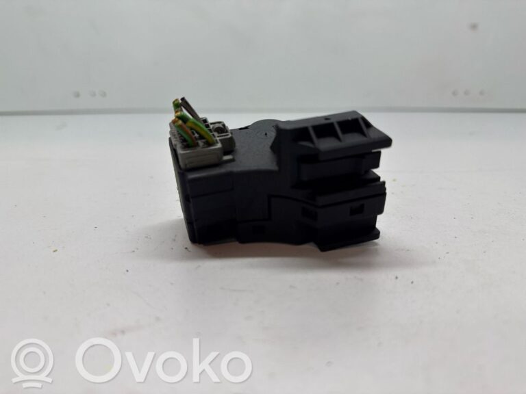 5f50bd74bad7b7084a550a4c590602fe-c001d12804c8755683dfc6792ffd6189_wiper_control_stalk