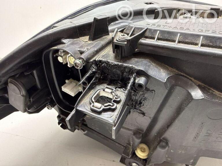 65aaadfcb6467fa3f23d6cd8c1d3902b-4fe386f03132ce1a73924c717f06af7d_headlight_headlamp
