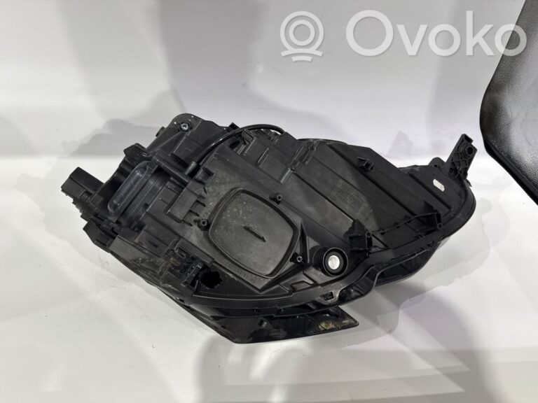 6820c33057b8876a6b8381d3e332f543-9029355884121af958a18321dc0fba33_headlight_headlamp