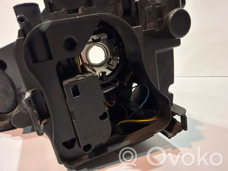 6824755961198720093a6822670728d7-ccdd9440b20b90667fa9c98ab887411e_headlight_headlamp