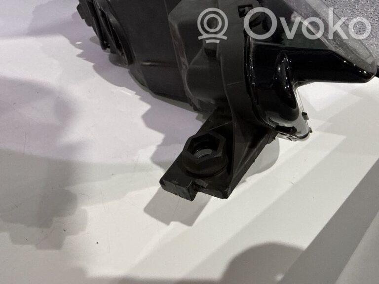 6881cca073b785f91134183f4768f1a8-377d3e60ea526097abcda6eb358dd058_headlight_headlamp