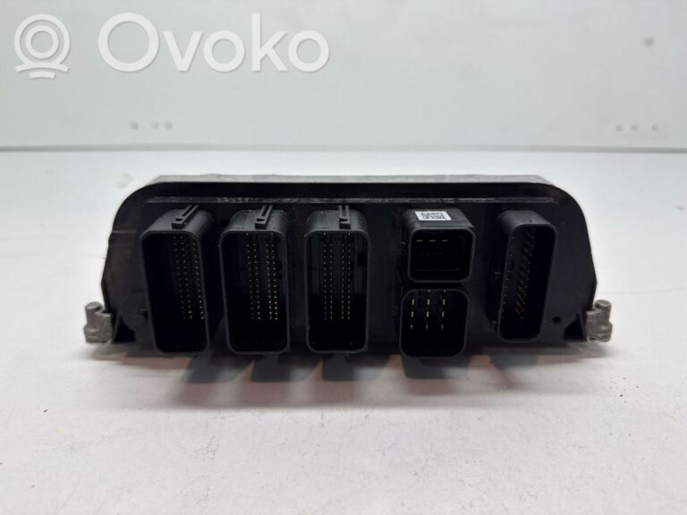 68b6520e02bfe22b39f43a95e32c69fb-df8261df02e942cb8c1f453481765f40_engine_control_unit_module