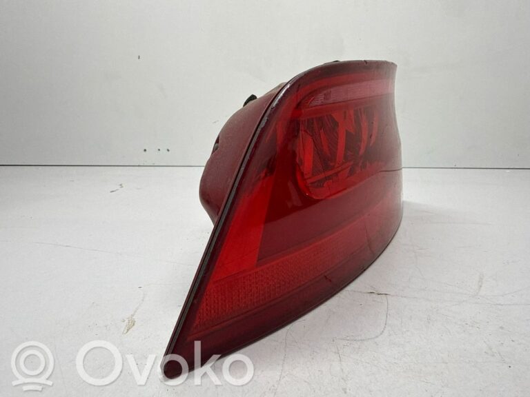 6cad5554061659c5b9bb7b44cd82428f-9a2f93dc698638e9b810efb2b7105775_rear_tail_lights
