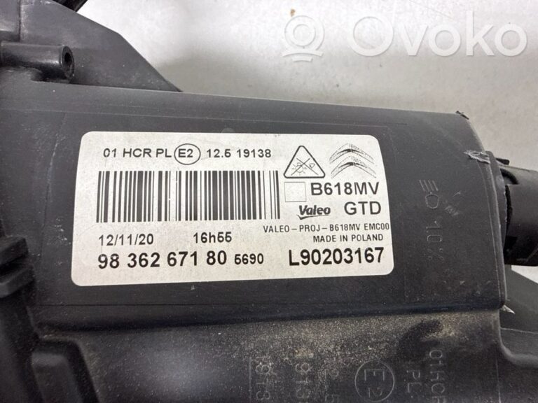 70a50ca0974b8f345178ec1a49e0cb28-4d96f22de51ca024c1d08fd58bc71d6e_headlight_headlamp