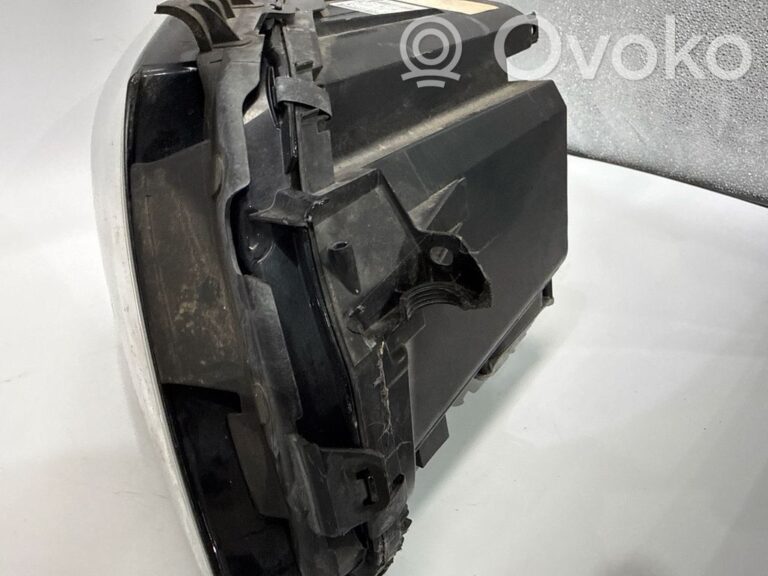 7a4ad06cfa562a40e3ec1d1117fbba73-be819888fd730e759a31844ba46c1d80_headlight_headlamp