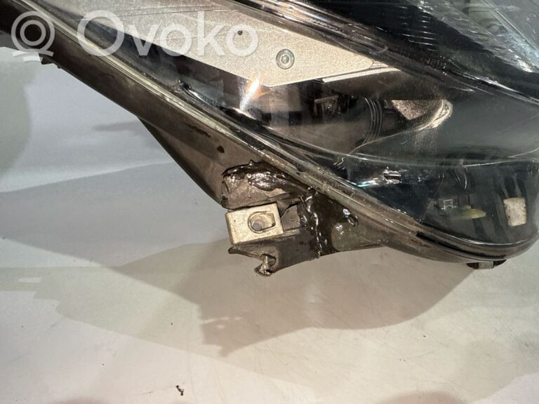 7b1dffb0da1e9ba366e658976627587b-d77f2373156ddeeaec965e9082b80b04_headlight_headlamp