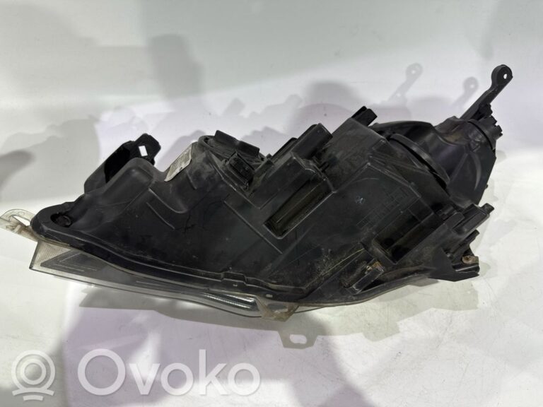 7bc70b1fe860a725ad13f794842f8b78-ba390a55fd1cae657e4d170267ab343b_headlight_headlamp