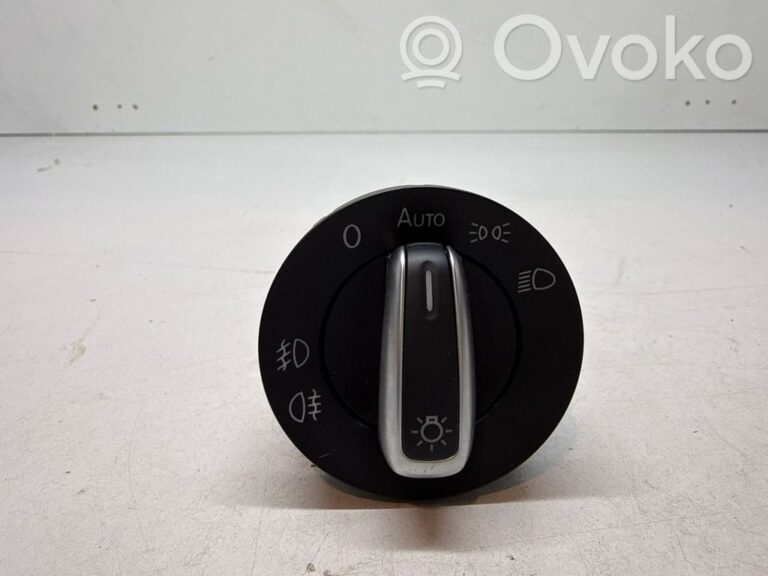 7c4e8e21a2a05931932431df8d62f3bc-f886f2e33f675afec558c2b38659cc83_light_switch