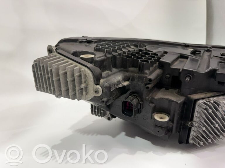 7d33f4fd9143153088600b7eff45b9eb-0673e44d35f6af18790c118e1e5ae9fb_headlight_headlamp