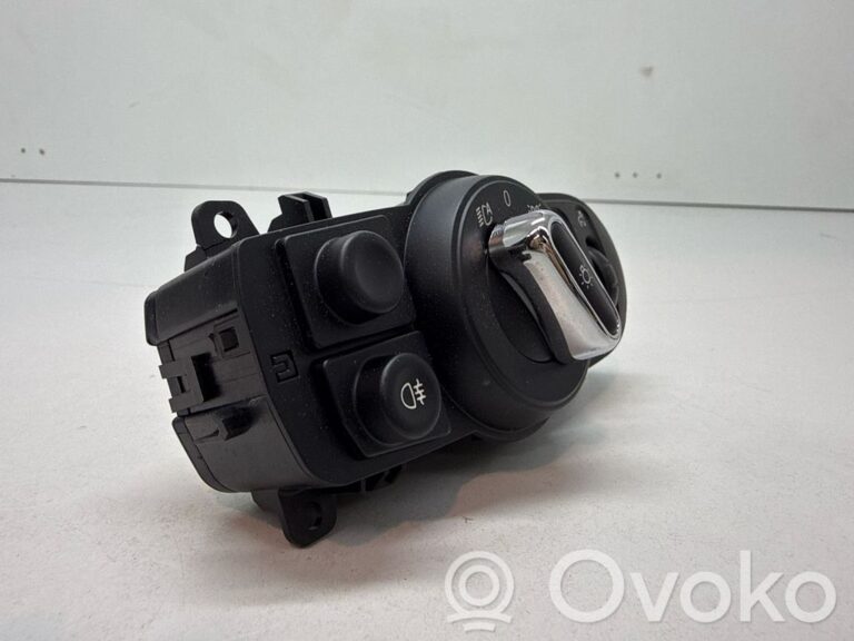 7f649b1c1586ca53ce7784908a602b2b-df7658eac7171aceba6455f40c1c5ba0_light_switch