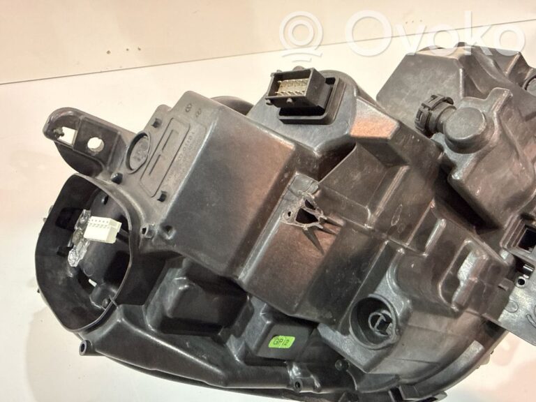 8149911c89427cbda884d222c7ea48e4-6f052860cf453d4e3358518d3b27942f_front_fog_light