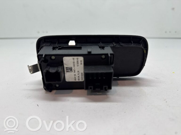 82ad695427a14fc01e2e5816e7e1afc0-4c30ac49484cfc8b6fcf1a07a6a723fb_electric_window_control_switch