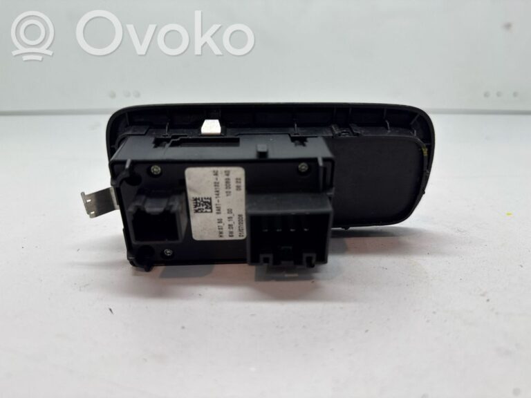 82ad695427a14fc01e2e5816e7e1afc0-4c30ac49484cfc8b6fcf1a07a6a723fb_electric_window_control_switch
