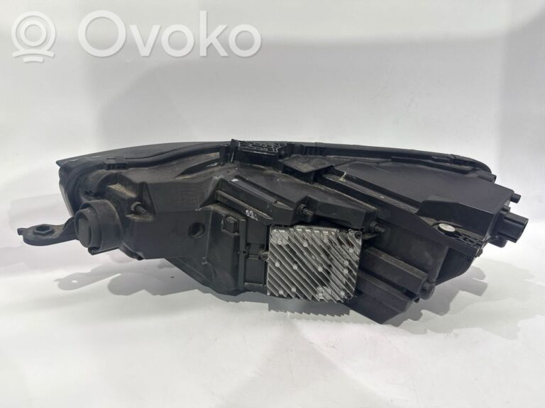 8719d24eefc0176cb32ce9fecbea5ab6-7d9e37da47010985fbb4c63df4a6d428_headlight_headlamp