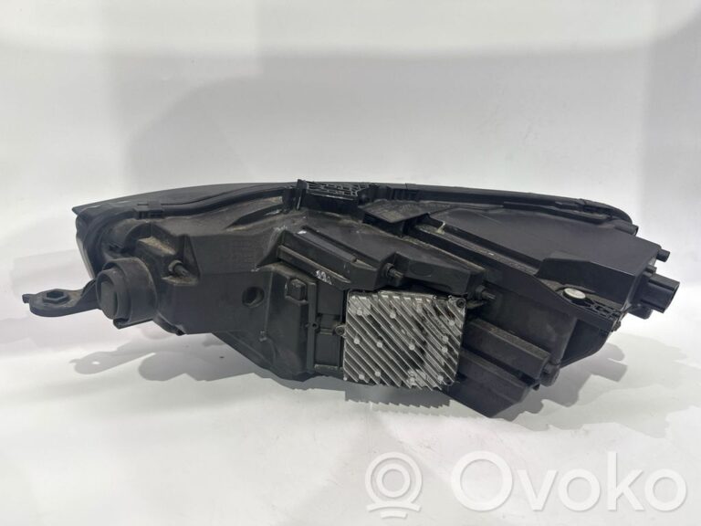 8719d24eefc0176cb32ce9fecbea5ab6-7d9e37da47010985fbb4c63df4a6d428_headlight_headlamp