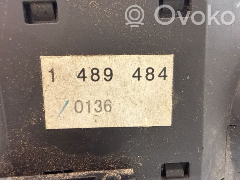 87c77a2a7f61623cd0828aaac13bb25a-fca201974f8a749c91852257dd9a5792_wiper_control_stalk