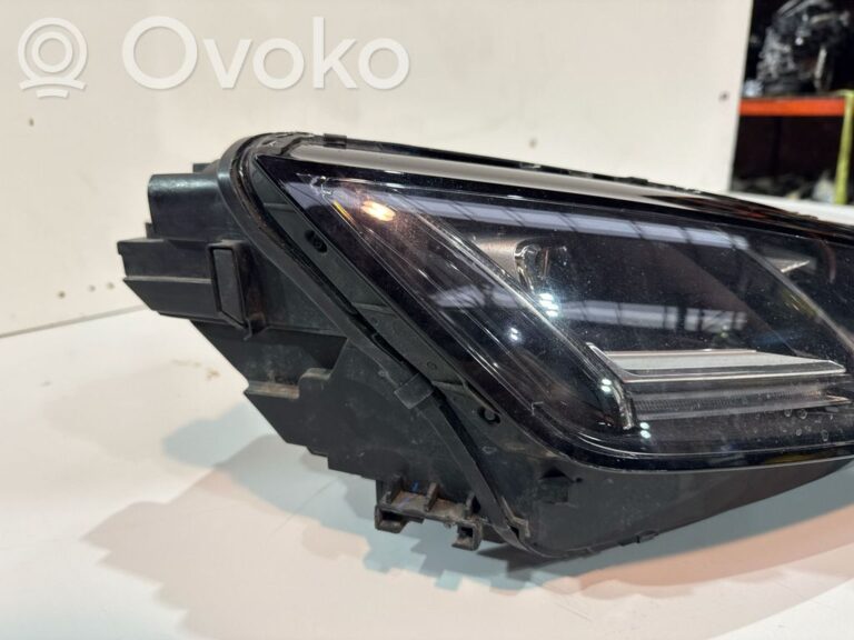 897d7c217ab3a34143d97a8df13e4975-a70cd3ddf2790e9651ae3ceea32d9f27_headlight_headlamp