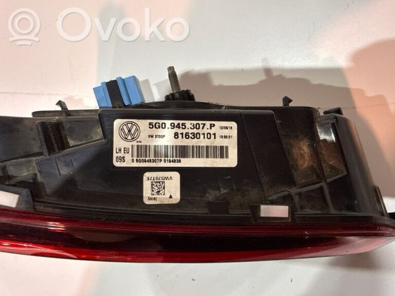 897f0076eb59d48e3b36944d0346378c-b9453f2d024aba2b3dc3f09d3e296457_rear_tail_lights