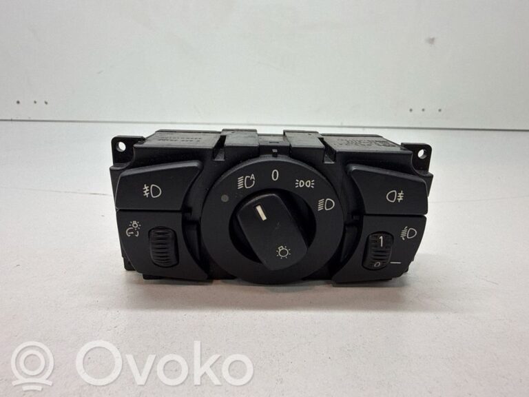 8a0079ef406f80ae9143272ff5608af5-650b84fb2e03f4d476e21a5a24cb96ec_light_switch