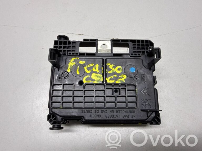 8ff475588593564d4323156ad6102493-93b68e8b0b93e9081bbb17a48bb3de71_fuse_box_set