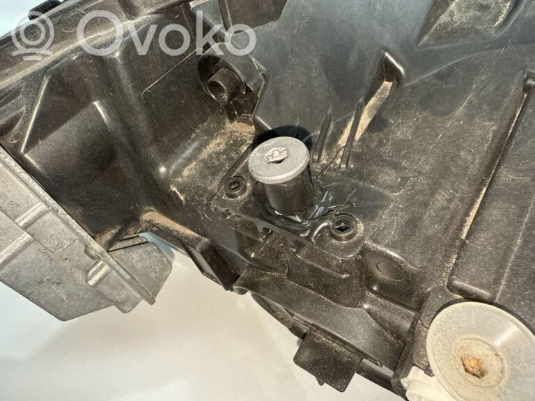 956db65b74bd2afdebc0402d35fbadeb-aa5455460273428081e76588b9366ee6_headlight_headlamp