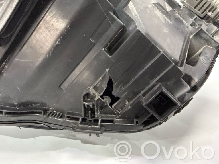 95e6f5d6ba7a2511cfa54b697d995183-fd058ca0585ce9da35dd54a182cea0dc_headlight_headlamp