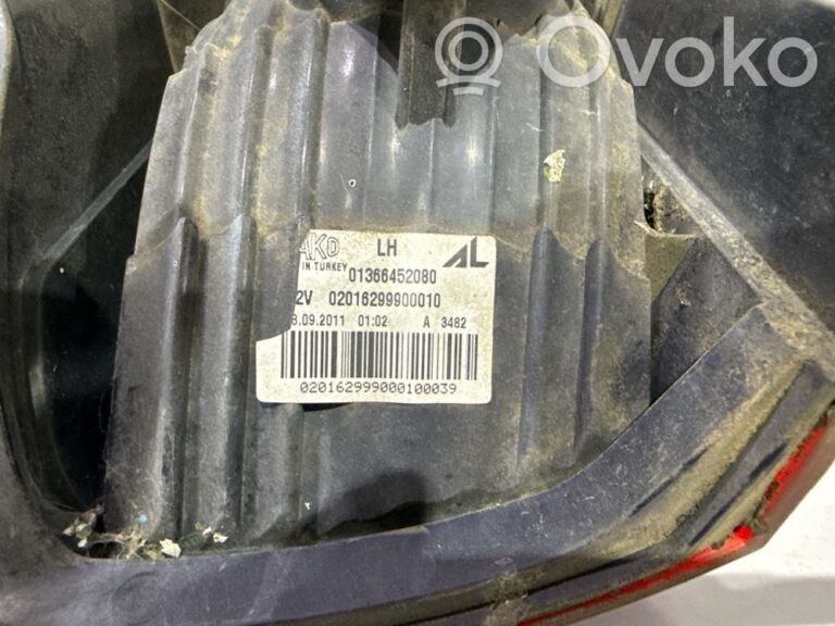 97e4379e40ff207a51617d34b7bd7175-f3fb754110b349eab2f9f3aabfedf573_rear_tail_lights